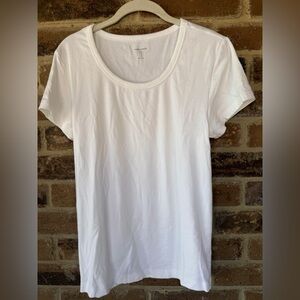 Amazon Essentials Women's White Scoop Neck Short Sleeve Tee